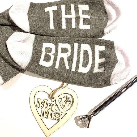 BRIDE NEW WEDDING SOCKS WOMENS SHOWER BACHELORETTE BRIDAL SHOWER GIFT GIFTS - Picture 5 of 6